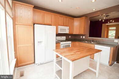 2961 Huntington Grove Square, Alexandria, VA 22306 - photo 3