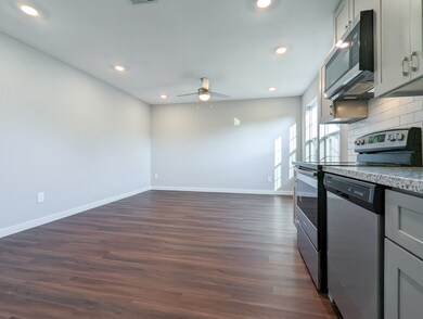 6811 Glass St unit B, Houston, TX 77016 - photo 6