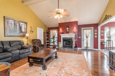 163 Burlwood Cir, Mount Washington, KY 40047 - photo 4