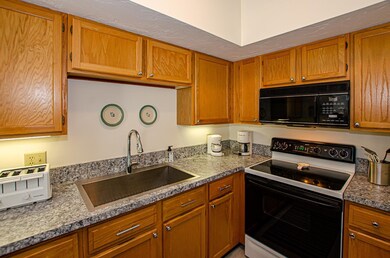 40 Davis Rd unit 2, Plymouth, NH 03264 - photo 4