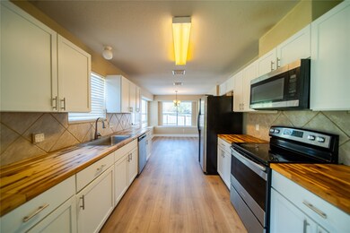 10723 Scenic Dr, Montgomery, TX 77356 - photo 6