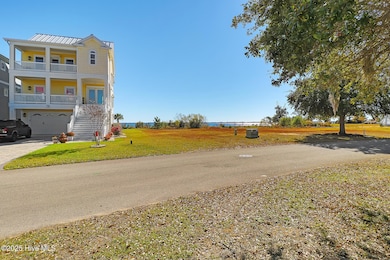 704 Cannonsgate Dr, Newport, NC 28570 - photo 4