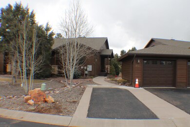 Golf Villa 1 Car Garage & Parking