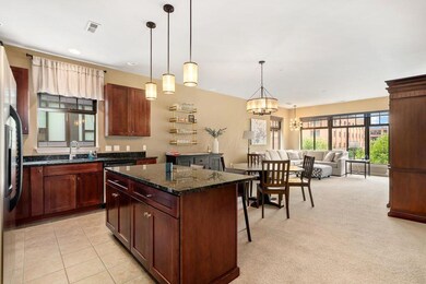 1_250 Daniel Burnhamd Blvd 40200012