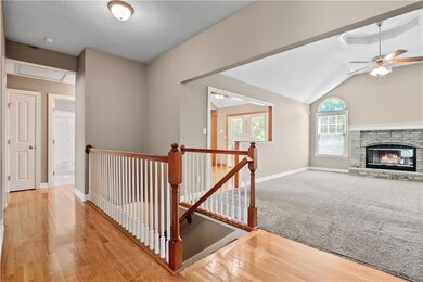 4431 SW Creekview Dr, Lees Summit, MO 64082 - photo 5