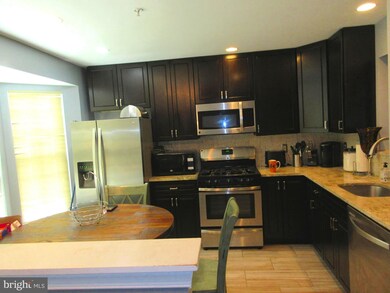 7008 Yellow Amber Ct, Capitol Heights, MD 20743 - photo 3