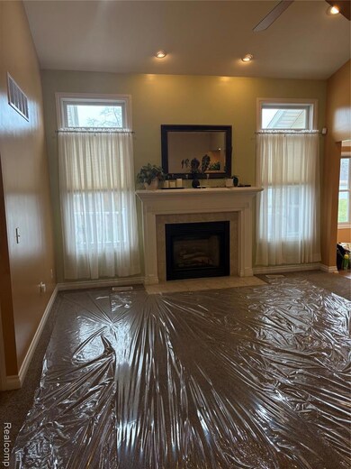 1167 Creekside Ct unit 28, Burton, MI 48509 - photo 6