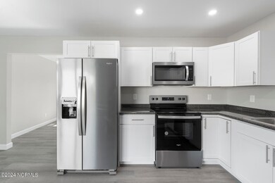 510 Lakewood Dr, Jacksonville, NC 28546 - photo 5