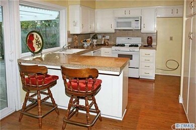 Upgraded Kitchen with Granite Countertops, Breakfa