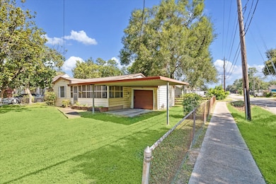 400 Dorchester St, Houston, TX 77022 - photo 3