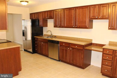 7768 Moonfall Ct, Pasadena, MD 21122 - photo 4