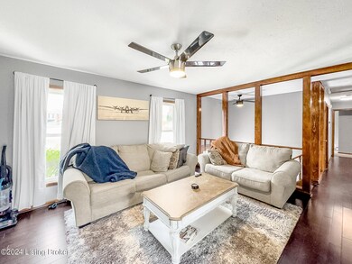 8605 Burlingame Ct, Louisville, KY 40219 - photo 7