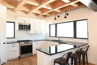 12_kitchen