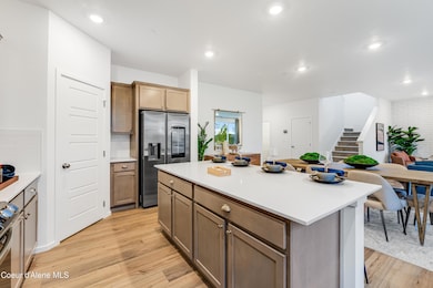 SEA_TangleRidge_Pic_Davenport_Kitchen_2o