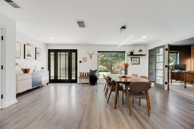 1401 Woodvine Dr, Euless, TX 76040 - photo 4