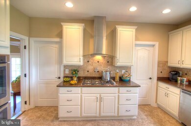 33 Chesapeake Dr, Stafford, VA 22554 - photo 3