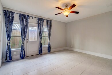 8308 Ginger Oak St, Houston, TX 77055 - photo 5