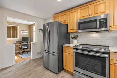 627 Colonial Dr, Portsmouth, NH 03801 - photo 5