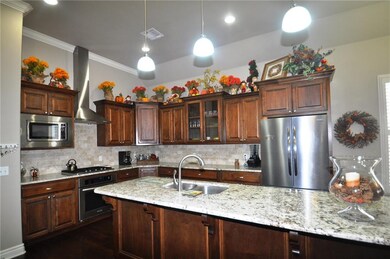 Stunning Kitchen with Granite Countertops!