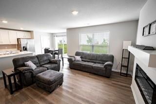 5502 144th St, Urbandale, IA 50323 - photo 3