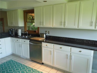 UPDATED KITCHEN, STAINLESS APPLIANCES - OVERLOOKS 
