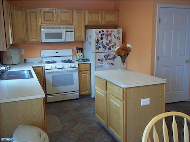 17 Yorktown Ct, Woodbury, NJ 08096 - photo 4