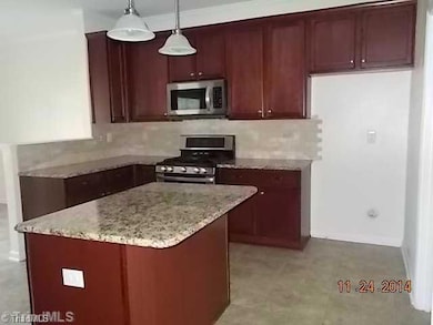 4621 Freestone St, High Point, NC 27265 - photo 7