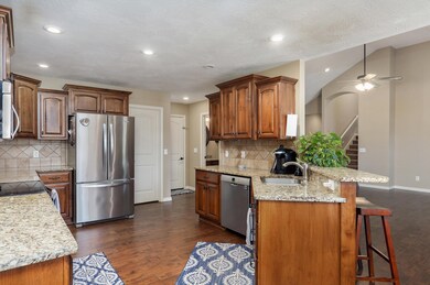 807 E Roubidoux St, Nixa, MO 65714 - photo 3