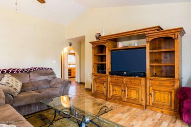 04 Living Room.jpg