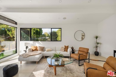 3873 Royal Woods Dr, Sherman Oaks, CA 91403 - photo 3