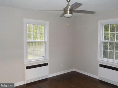 116 W Park Dr, Bridgeton, NJ 08302 - photo 2