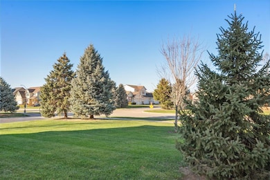 5895 Marble Cir, Johnston, IA 50131 - photo 2