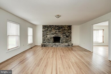 381 Barbour Ln, Berryville, VA 22611 - photo 3