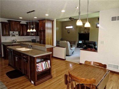 Kitchen. Effortless transitional flow between livi