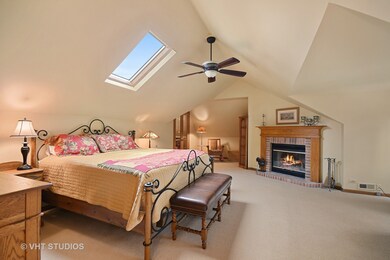 829 Biltmore Ct, Naperville, IL 60563 - photo 3