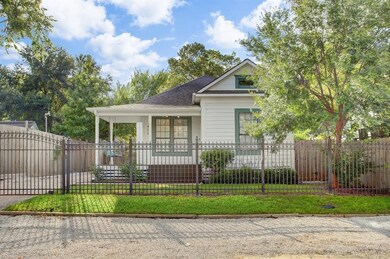405 Vincent St, Houston, TX 77009 - photo 2