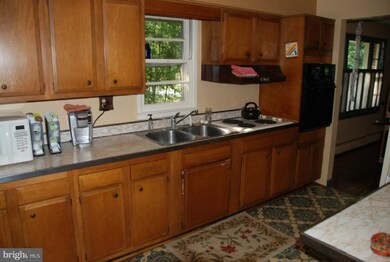 8033 Devlin Rd, Bristow, VA 20136 - photo 2