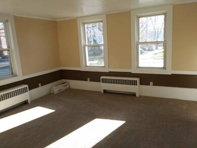 592 Broad St unit 592, East Weymouth, MA 02189 - photo 2
