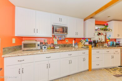 4 Kitchen 6