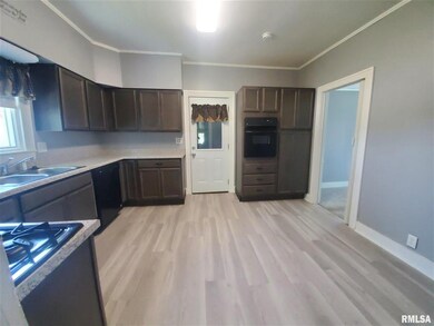 330 N Duncan St, Virginia, IL 62691 - photo 3