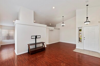 007_Living Room