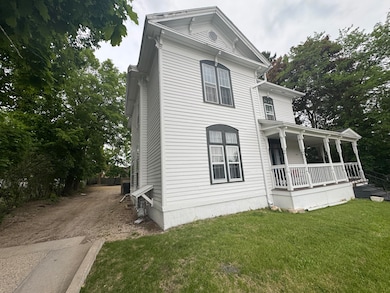 824 W Conger St, Whitewater, WI 53190 - photo 2