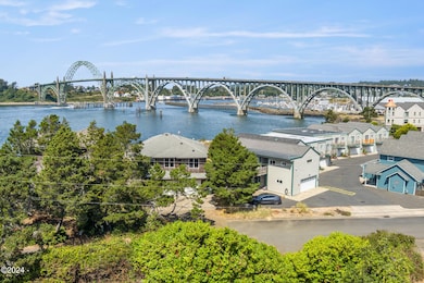 242 SW 27th St, Newport, OR 97365 - photo 4