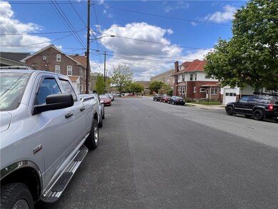 318 E Laurel St, Bethlehem, PA 18018 - photo 3