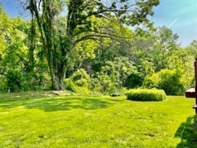 105 Bradford Dr, Feeding Hills, MA 01030 - photo 6