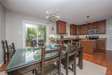 Spacious Kitchen with beautiful cabinets, granite