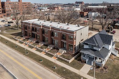 1018 2nd St SE, Cedar Rapids, IA 52401 - photo 3