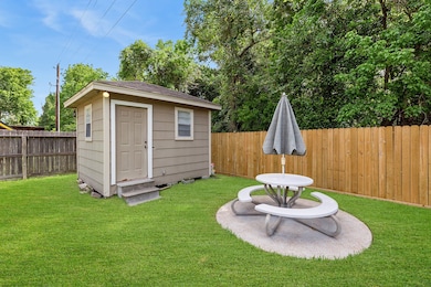 7422 Ashmole Ln, Houston, TX 77088 - photo 6