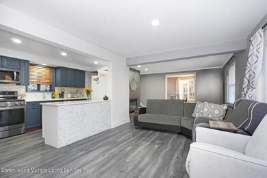 110 Waters Great Kitchen Living Room