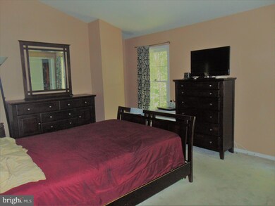 14235 Oakpointe Dr, Laurel, MD 20707 - photo 7